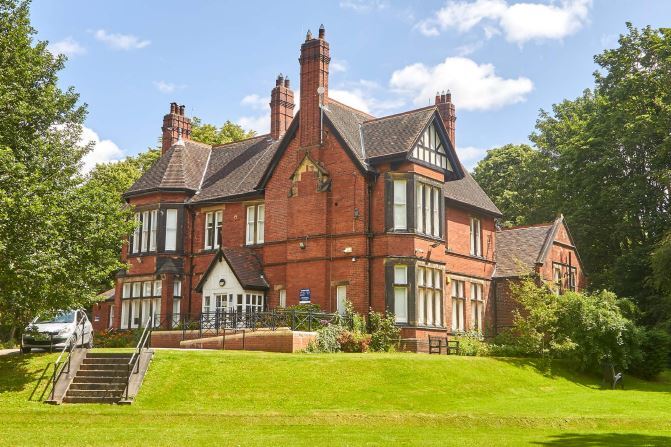 2 Shire Oak Rd, Leeds for sale Primary Photo- Image 1 of 1