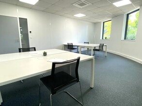 99 Rue Pereire, Saint-Germain-en-Laye to rent Interior Photo- Image 1 of 4