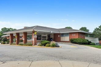 1430 N Arlington Heights Rd, Arlington Heights, IL for rent Building Photo- Image 1 of 3