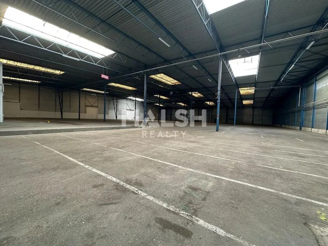 Office in Corbas to rent Building Photo- Image 1 of 7