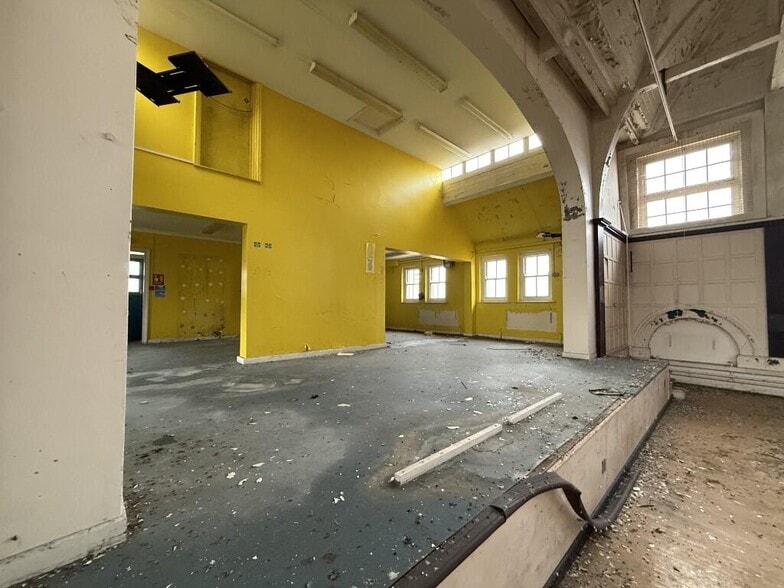 Haslar Rd, Gosport for sale - Interior Photo - Image 3 of 8