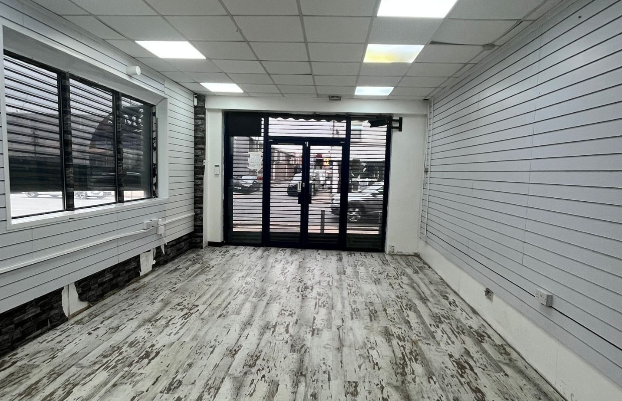 28A Bury New Rd, Manchester to rent Interior Photo- Image 1 of 3