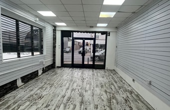 28A Bury New Rd, Manchester to rent Interior Photo- Image 1 of 3