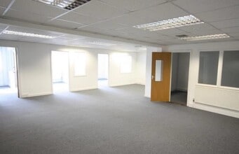 3 Masons Rd, Stratford Upon Avon to rent Interior Photo- Image 1 of 6