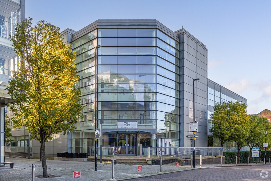 26 Osiers Rd, London for sale - Primary Photo - Image 1 of 1