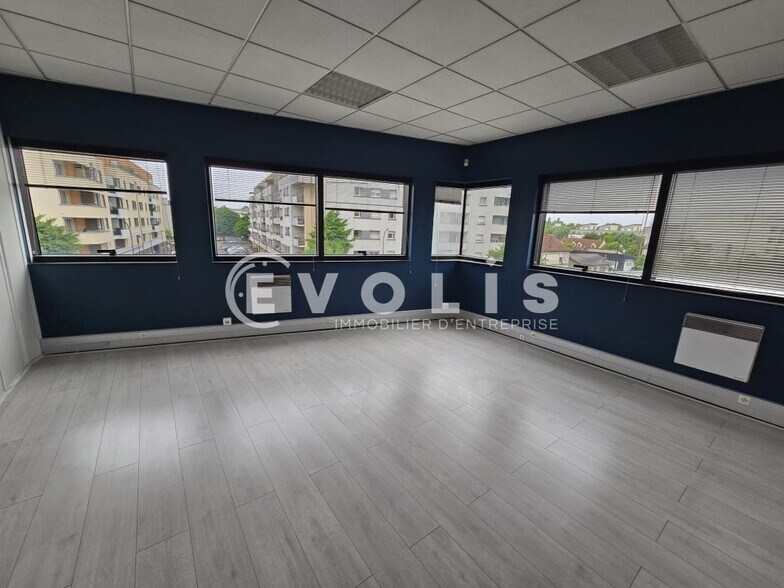 Office in Chilly Mazarin for sale - Interior Photo - Image 3 of 11