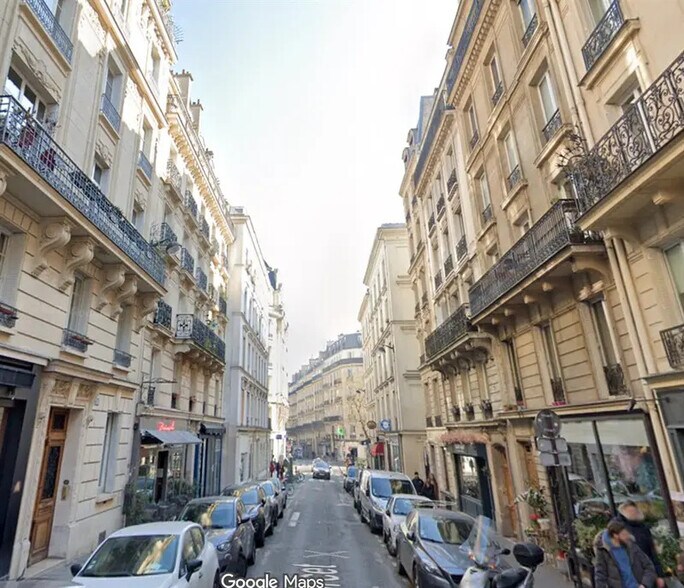 Retail in Paris to rent - Building Photo - Image 1 of 3