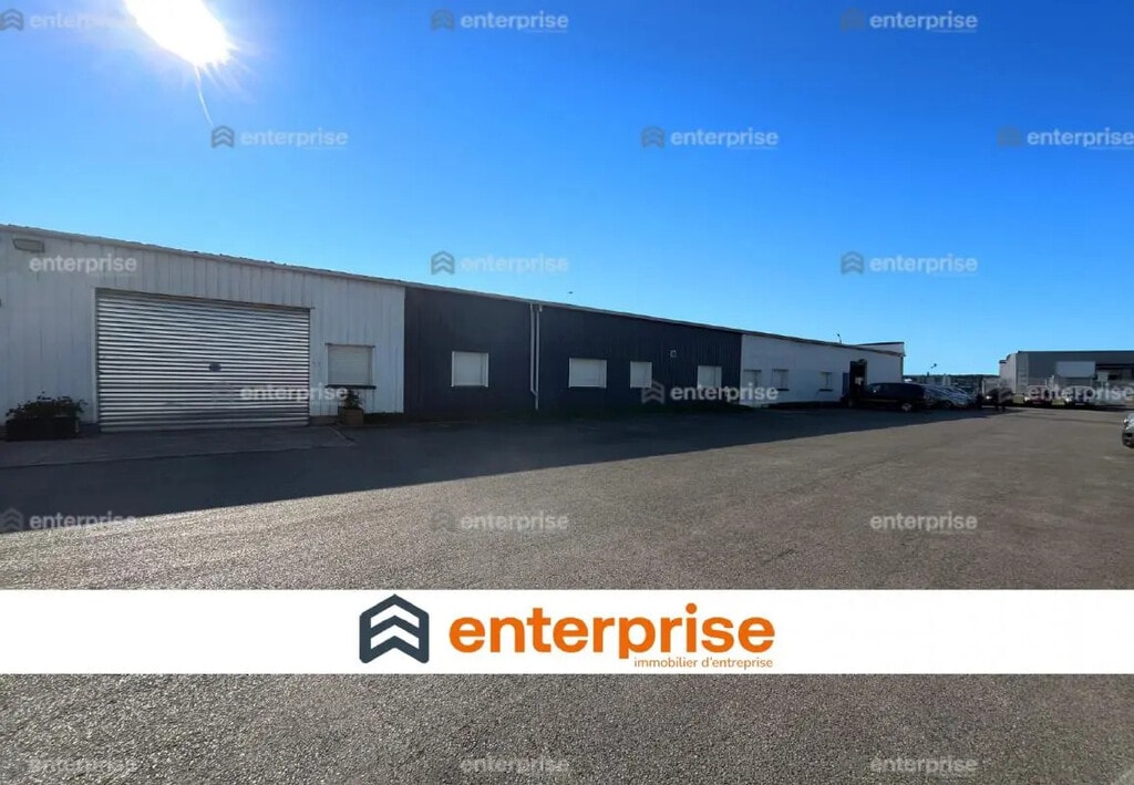 Location Local d'activités 540 m² - Photo 1