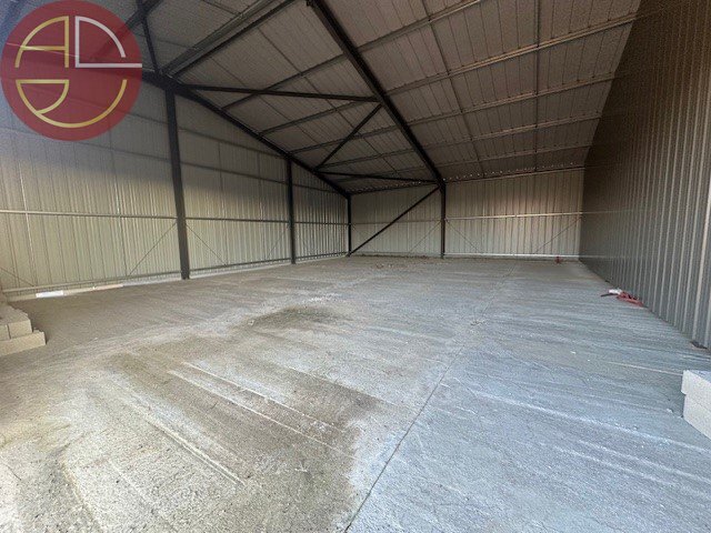 Industrial in Deyme for sale Interior Photo- Image 1 of 7