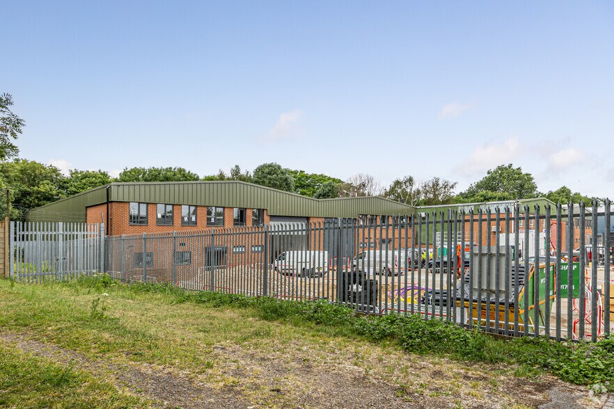 28 Simonds Rd, London for sale - Primary Photo - Image 1 of 1