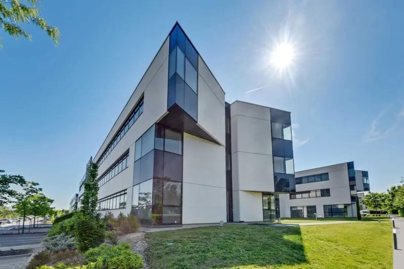 Office in Saint-Priest to rent - Building Photo - Image 2 of 8