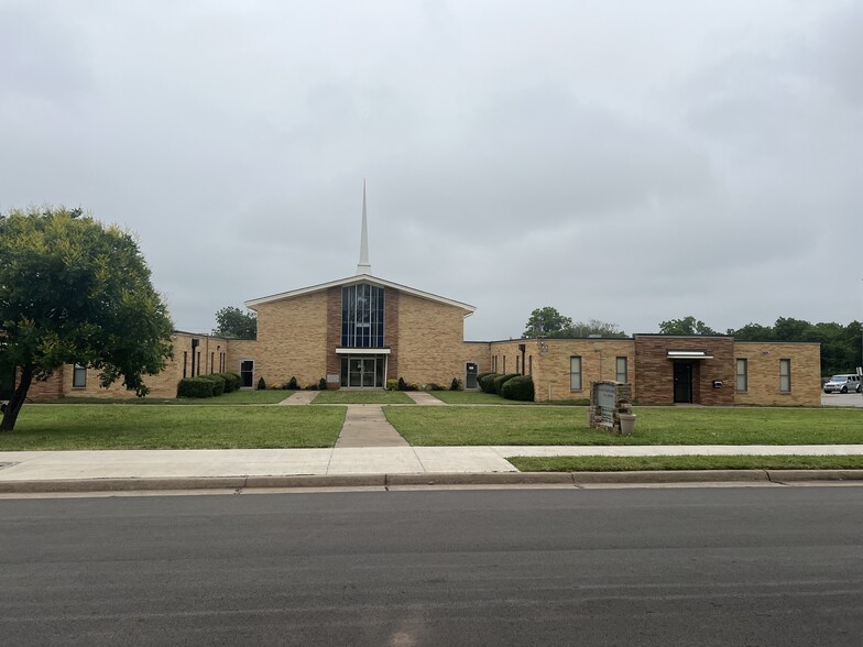 1609 NE 48th St, Oklahoma City, OK for rent - Primary Photo - Image 1 of 1