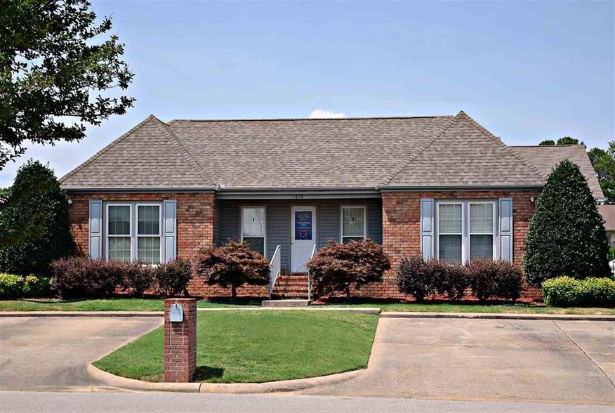 1814 Executive Sq, Jonesboro, AR for rent - Primary Photo - Image 1 of 1