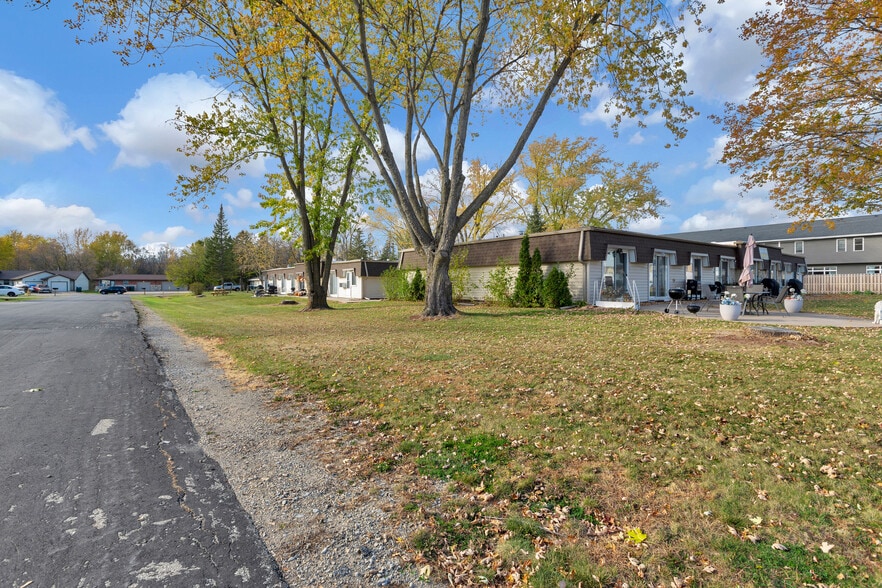 4300 Medard Pl, Appleton, WI for sale - Building Photo - Image 3 of 8