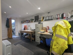 Sandy Lane, Guildford to rent Interior Photo- Image 2 of 7