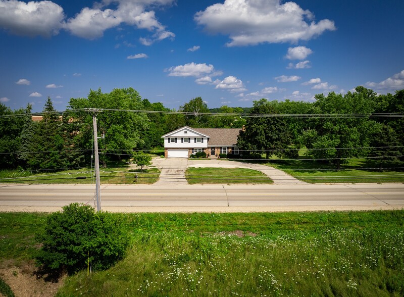 1200 Highway 83, Hartland, WI for sale - Primary Photo - Image 2 of 7