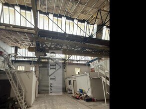 Industrial in Montreuil for sale Interior Photo- Image 2 of 14