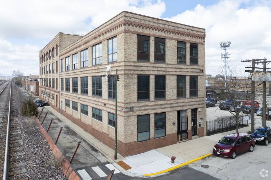 1900 W Kinzie St, Chicago, IL for sale - Primary Photo - Image 1 of 27