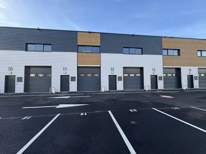 Light Industrial in Épinay-sur-Seine to rent - Building Photo - Image 3 of 4