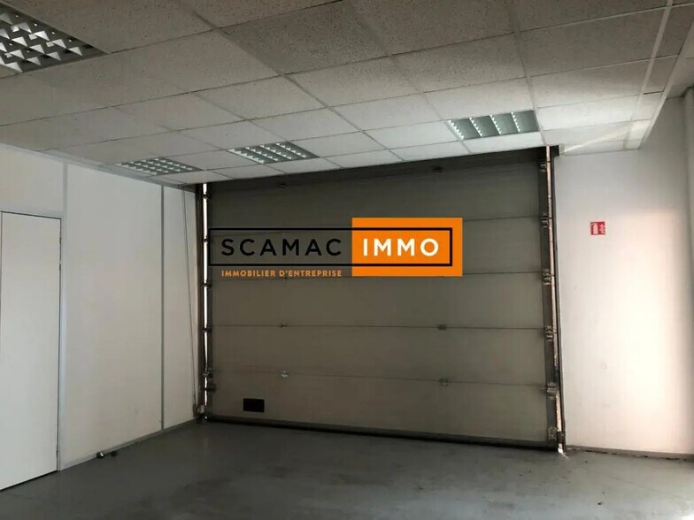 Office in Bezons to rent - Building Photo - Image 2 of 9