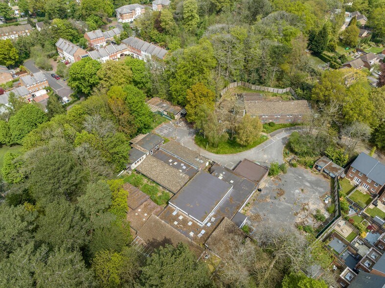 Portesbery Rd, Camberley for sale - Primary Photo - Image 1 of 1