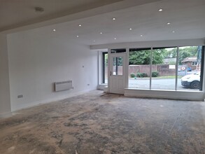 9-21 Trough Gate, Oldham to rent Interior Photo- Image 1 of 3