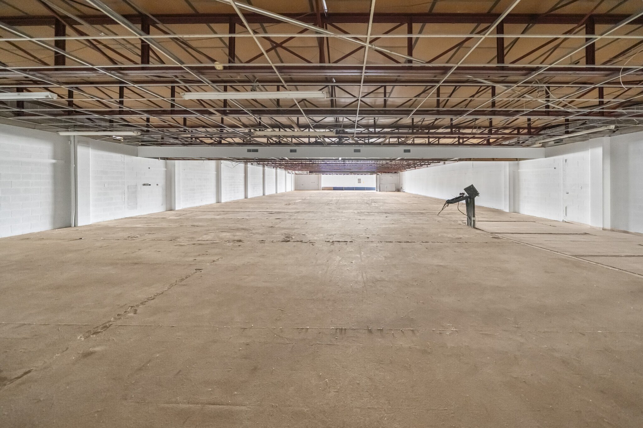 600-612 E Main St, Uvalde, TX to rent Interior Photo- Image 1 of 11