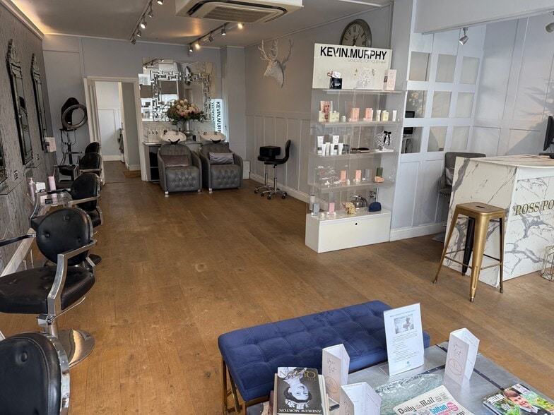 High St, Maidenhead to rent - Building Photo - Image 3 of 8