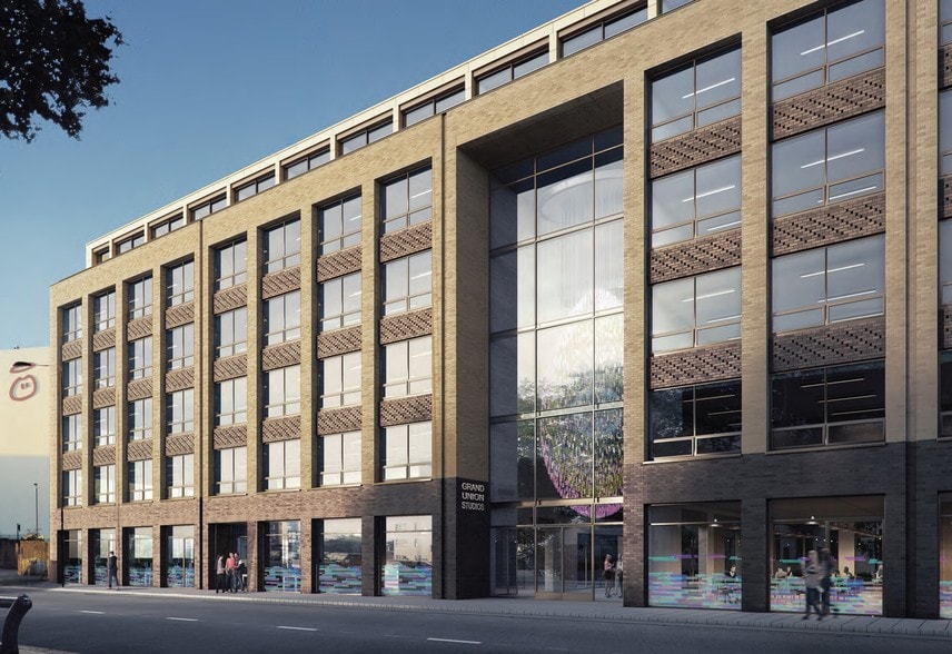 332 Ladbroke Grv, London to rent - Building Photo - Image 2 of 10