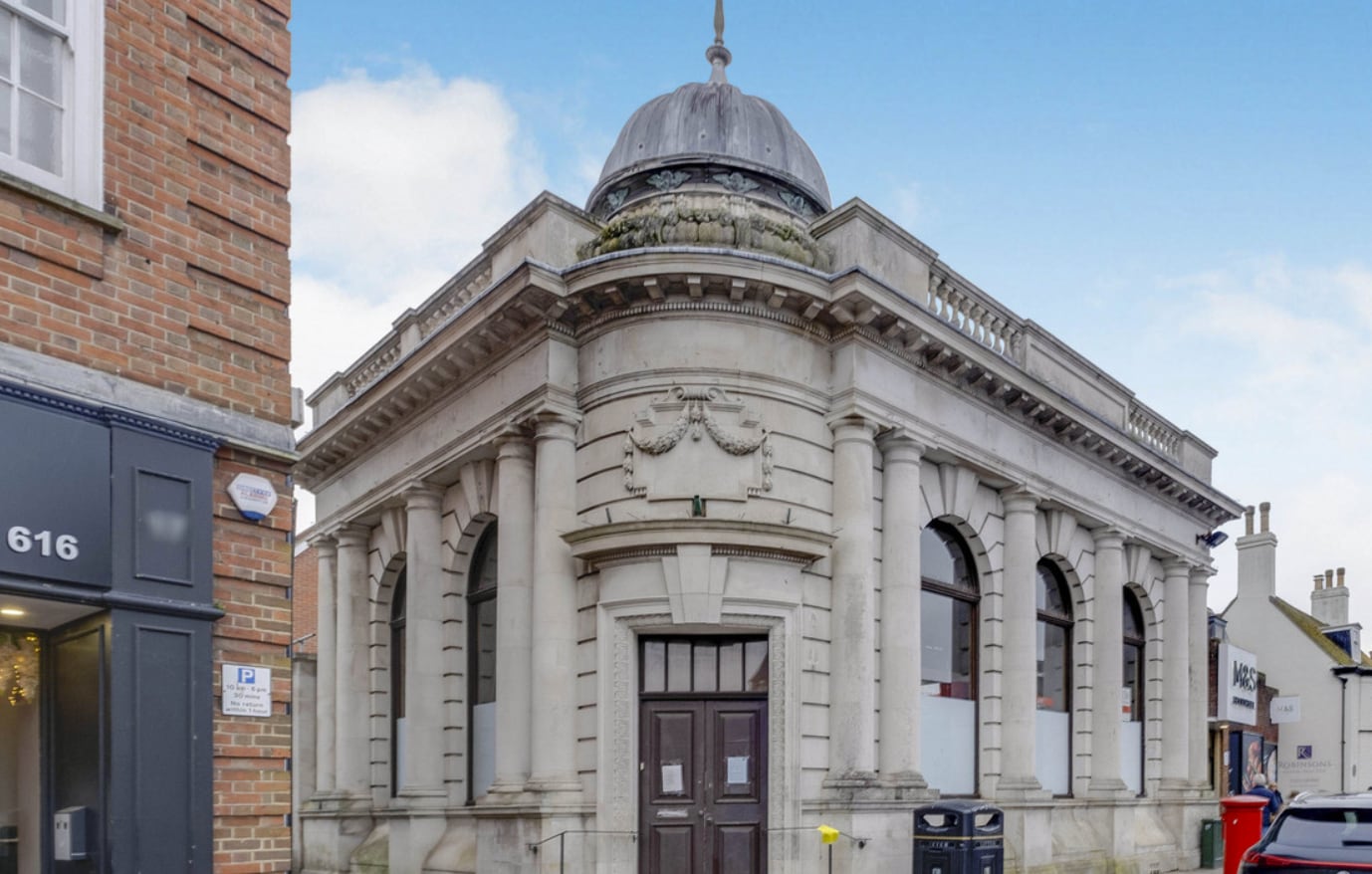 15 High St, Christchurch to rent Interior Photo- Image 1 of 8