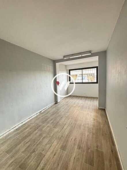 Office in Marseille to rent - Interior Photo - Image 3 of 8