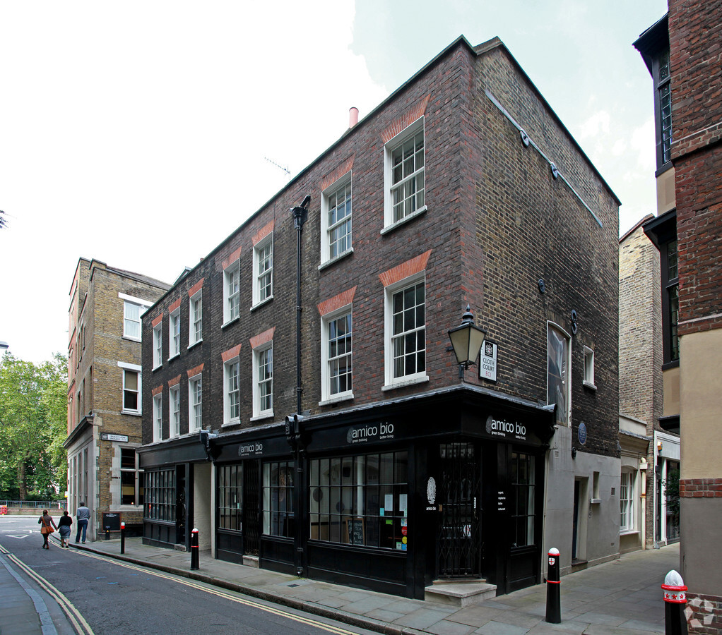 43-44 Cloth Fair, London, EC1A 7JQ | LoopNet UK