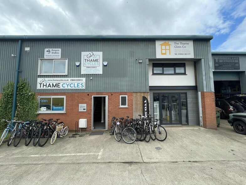 Station Yard, Thame to rent - Building Photo - Image 1 of 5