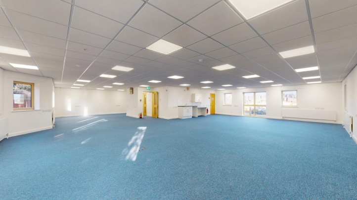 Harrier Way, Exeter to rent Interior Photo- Image 1 of 2