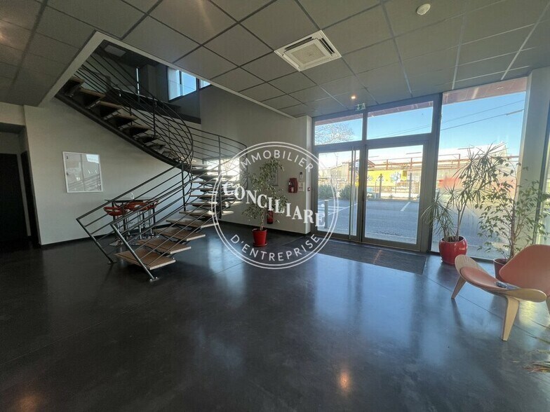 3 Chemin De La Chasse, Colomiers to rent - Lobby - Image 3 of 9