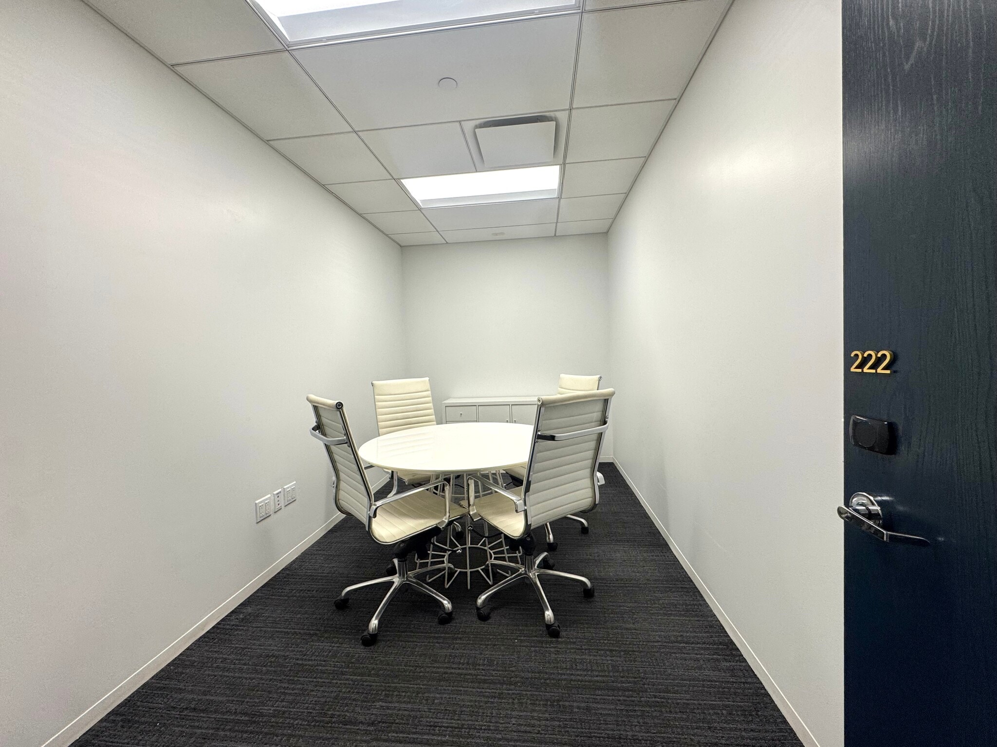 1185 Avenue of the Americas, New York, NY to rent Building Photo- Image 1 of 3