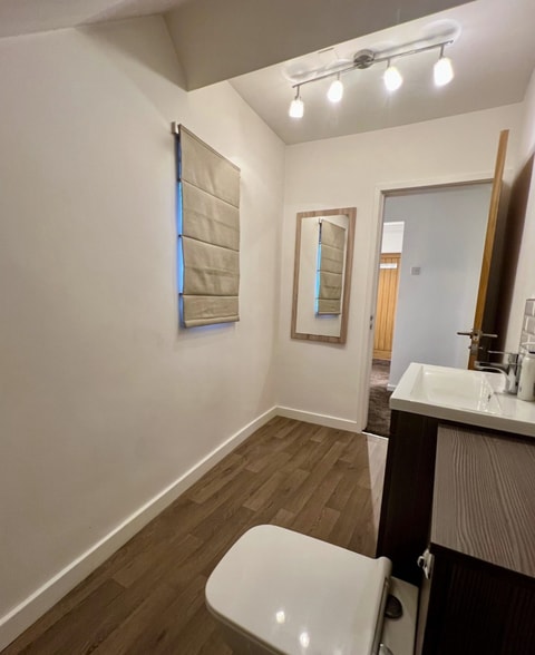 9 Station Road, Barnsley for sale - Interior Photo - Image 3 of 6