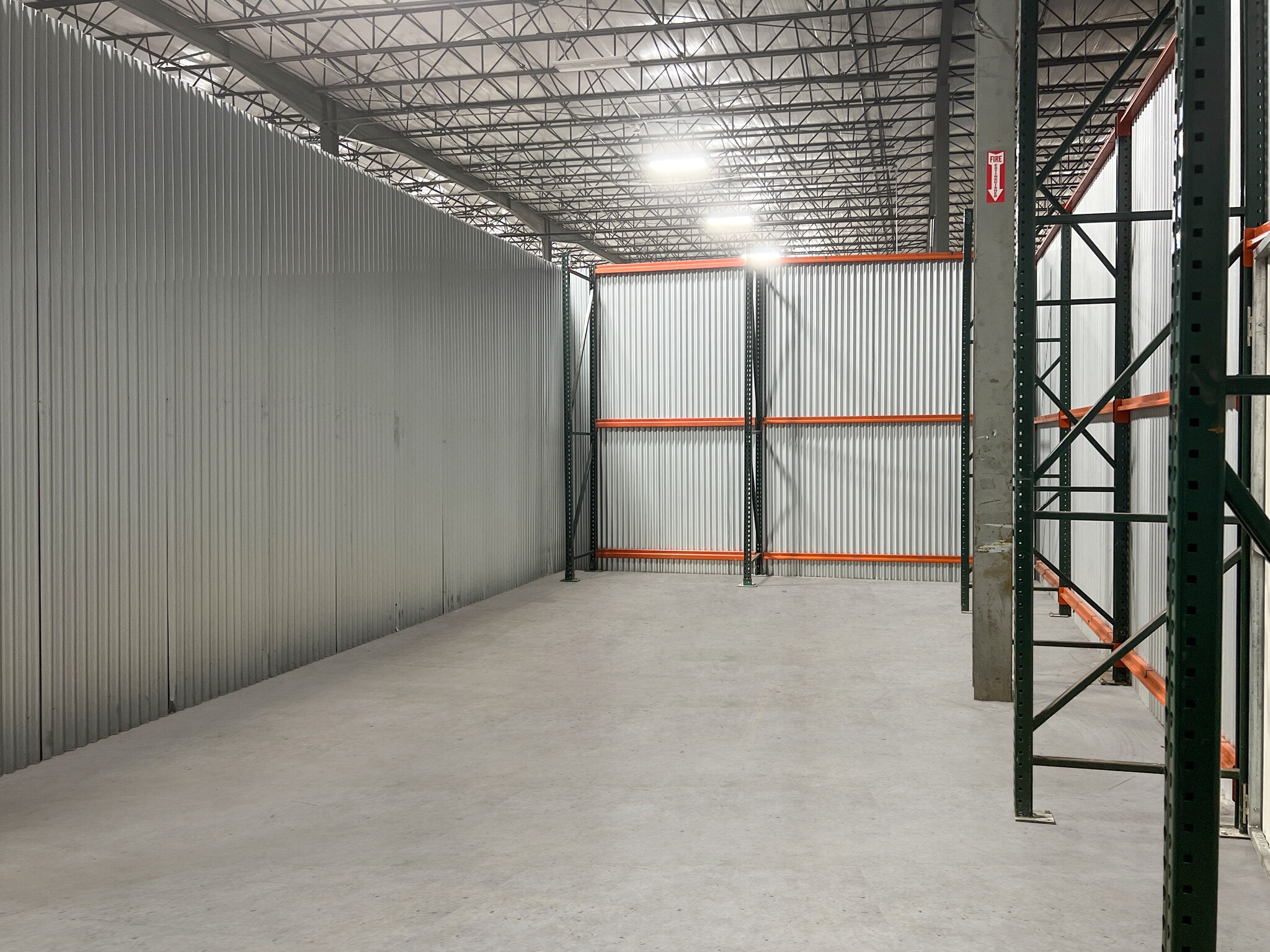 2507 Investors Row, Orlando, FL to rent Interior Photo- Image 1 of 2