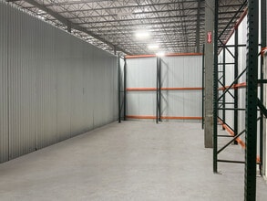 2507 Investors Row, Orlando, FL to rent Interior Photo- Image 1 of 2