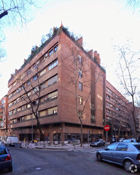 Calle Núñez Morgado, 6, Madrid, Madrid for rent - Building Photo - Image 3 of 3