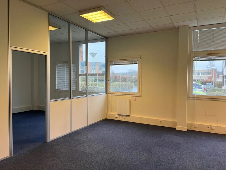 Office in Bièvres to rent - Interior Photo - Image 2 of 11