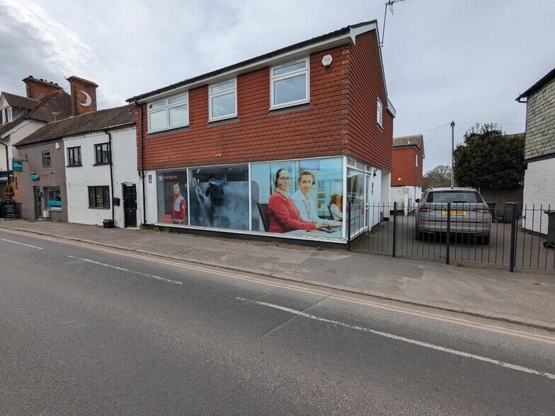 High St, Woking to rent - Building Photo - Image 1 of 3