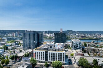 77 NE Grand Ave, Portland, OR - AERIAL  map view