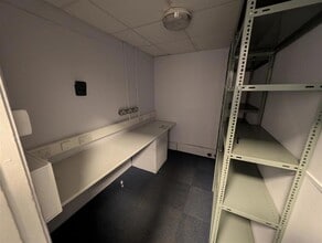 17 High St, Northfleet to rent Interior Photo- Image 2 of 11