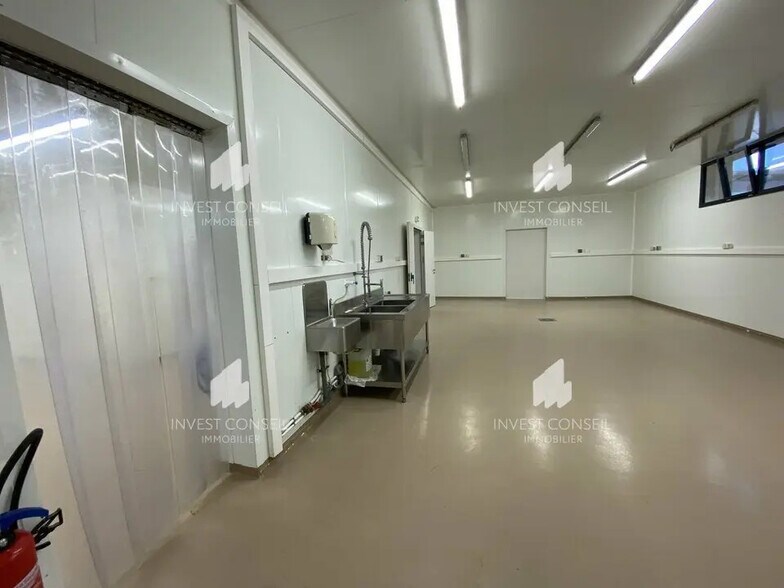 Light Industrial in Ennery to rent - Interior Photo - Image 2 of 6