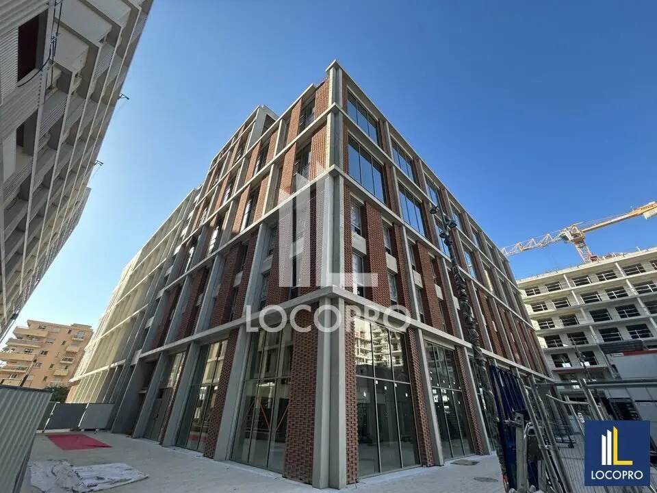 Vente Bureaux 770 m² - Photo 1