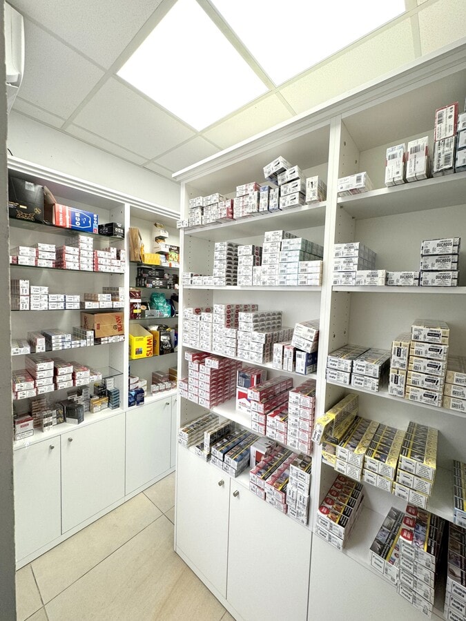 Madrid, MAD 28005 - Unit L-10 -  - Interior Photo - Image 2 of 5