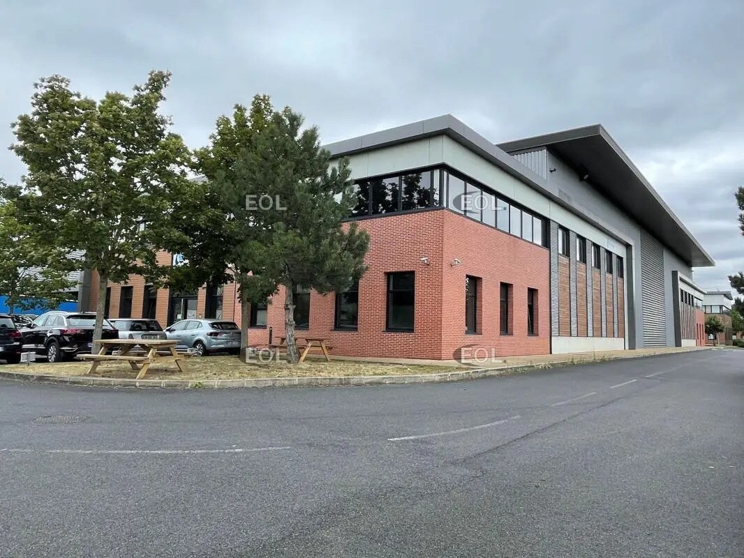 Light Industrial in Villeneuve-la-Garenne to rent Building Photo- Image 1 of 8