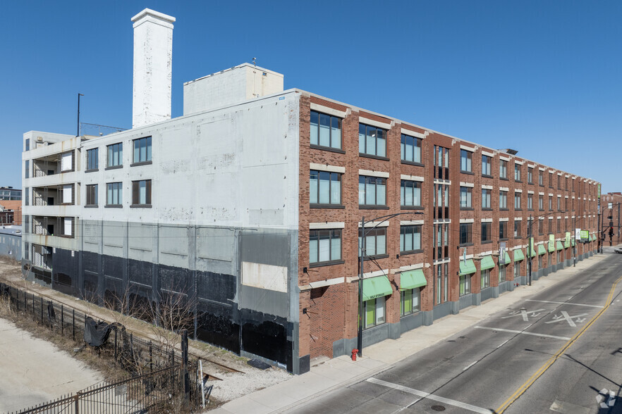 1030-1060 W North Ave, Chicago, IL for rent - Building Photo - Image 2 of 6