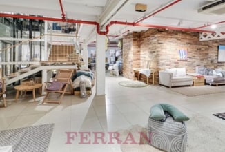 Retail in Barcelona, Barcelona to rent Interior Photo- Image 2 of 9
